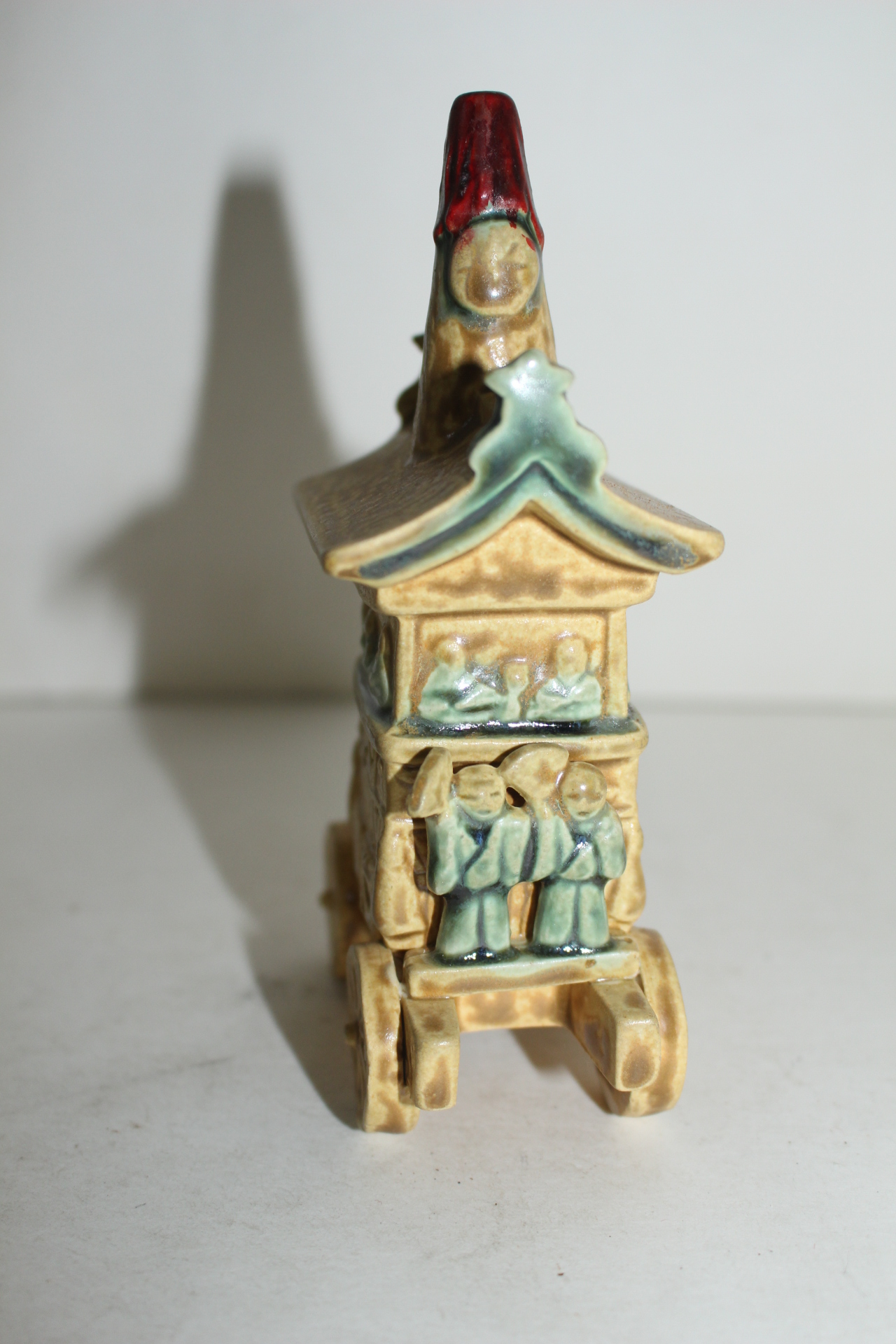 청자도자기 가마 조각상