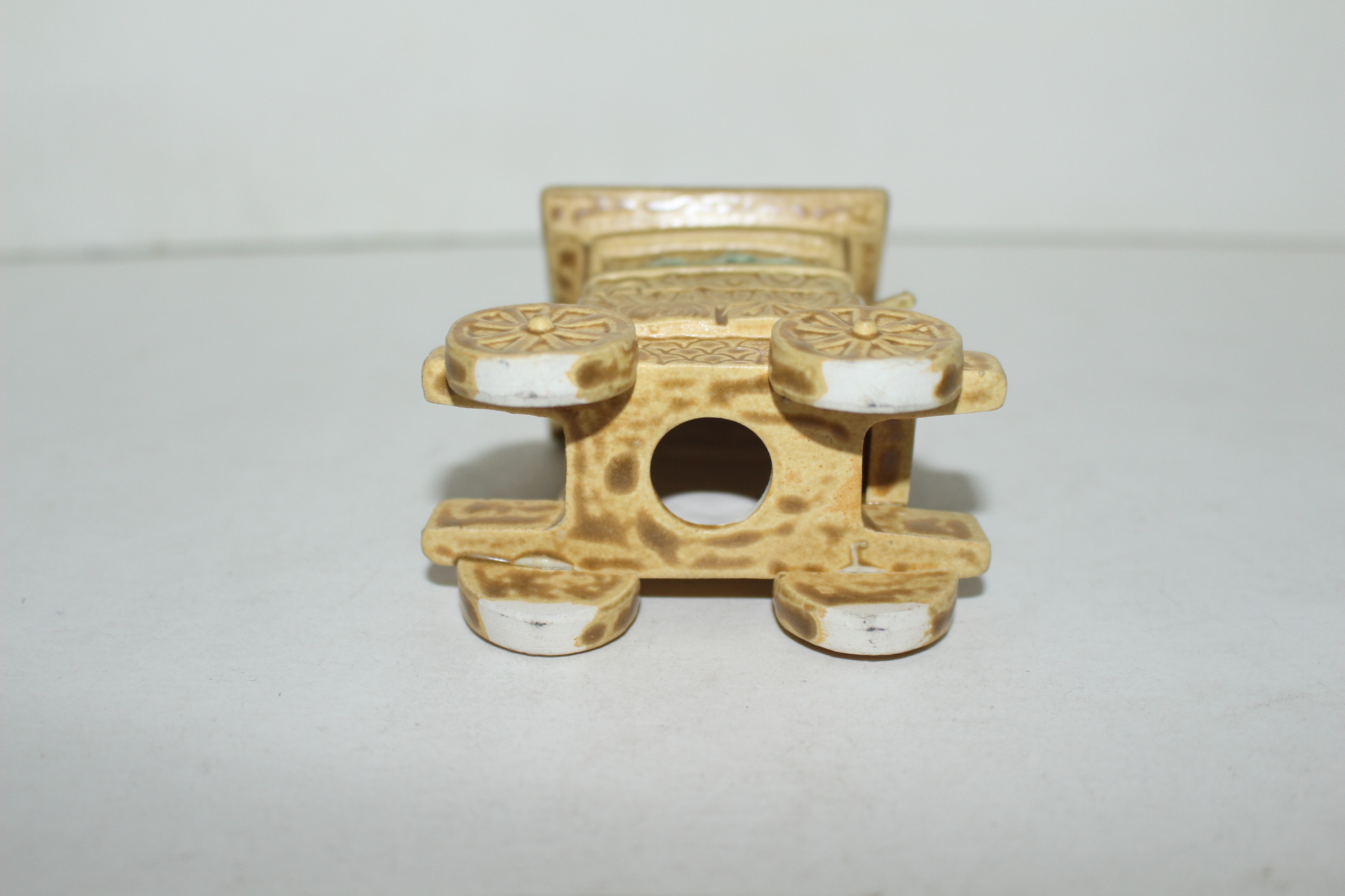 청자도자기 가마 조각상