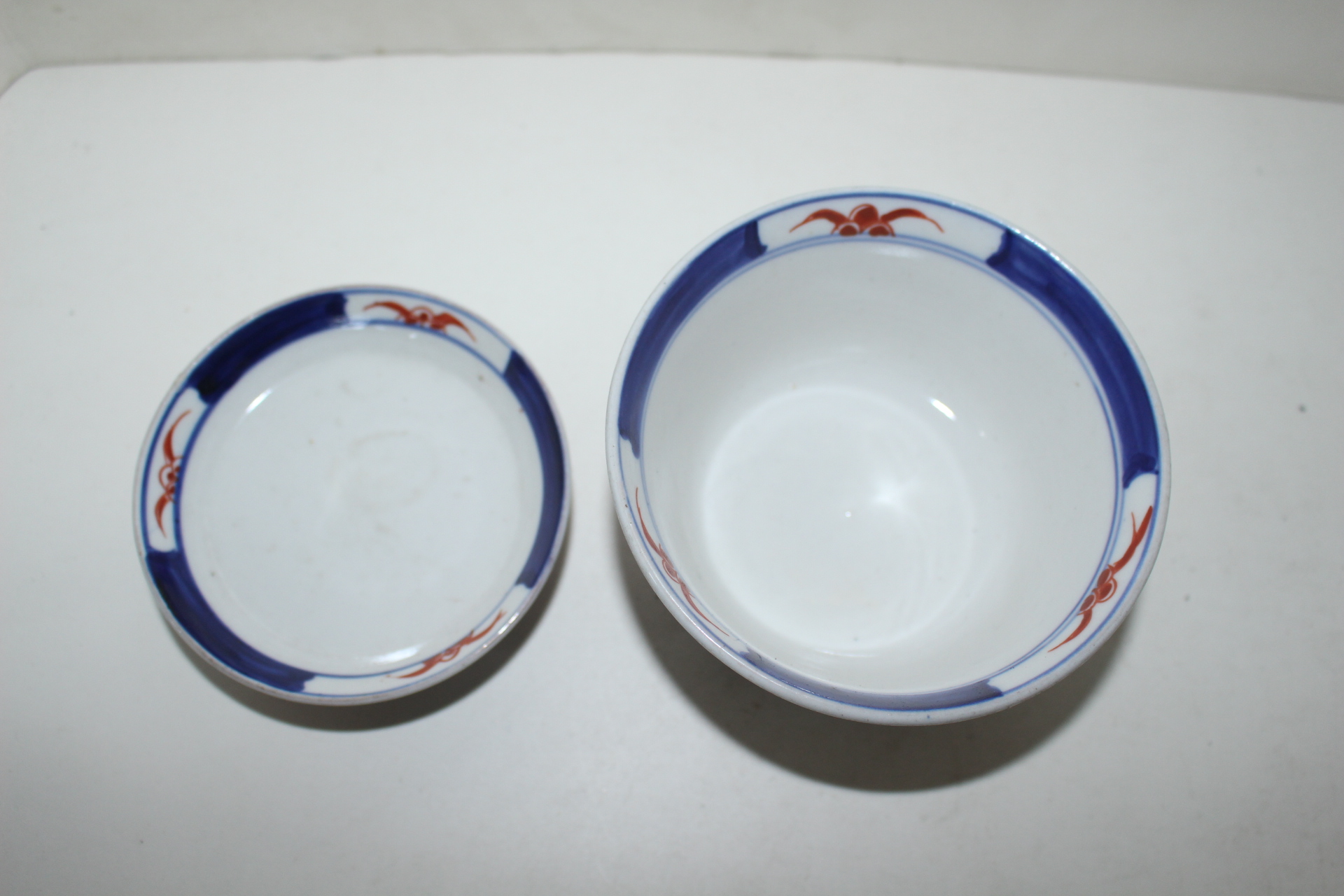 연대가좋은 청화백자진사화문 개완