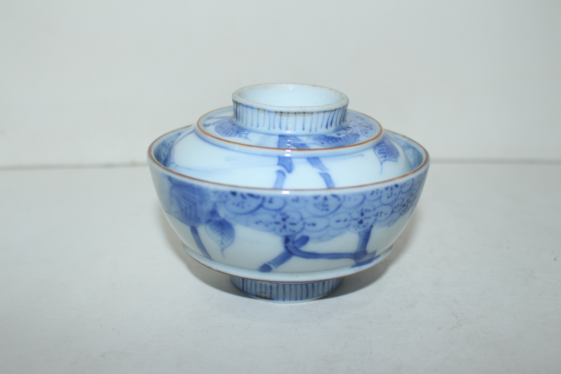 연대가좋은 청화백자화문 개완