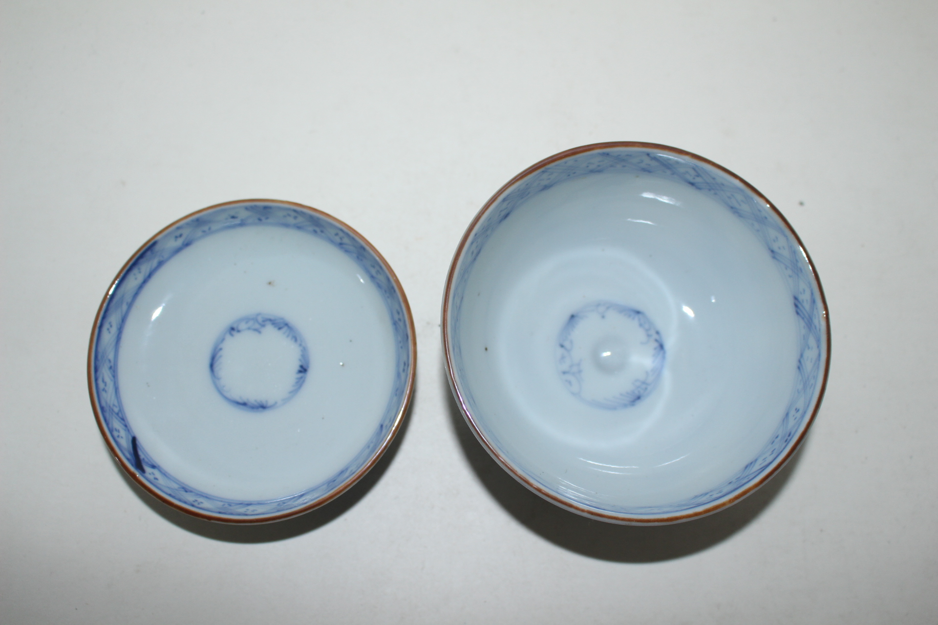 연대가좋은 청화백자화문 개완