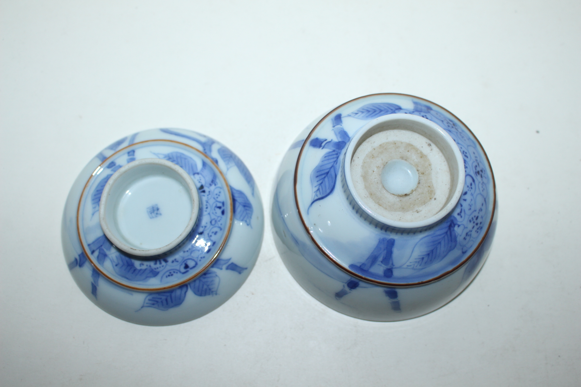 연대가좋은 청화백자화문 개완