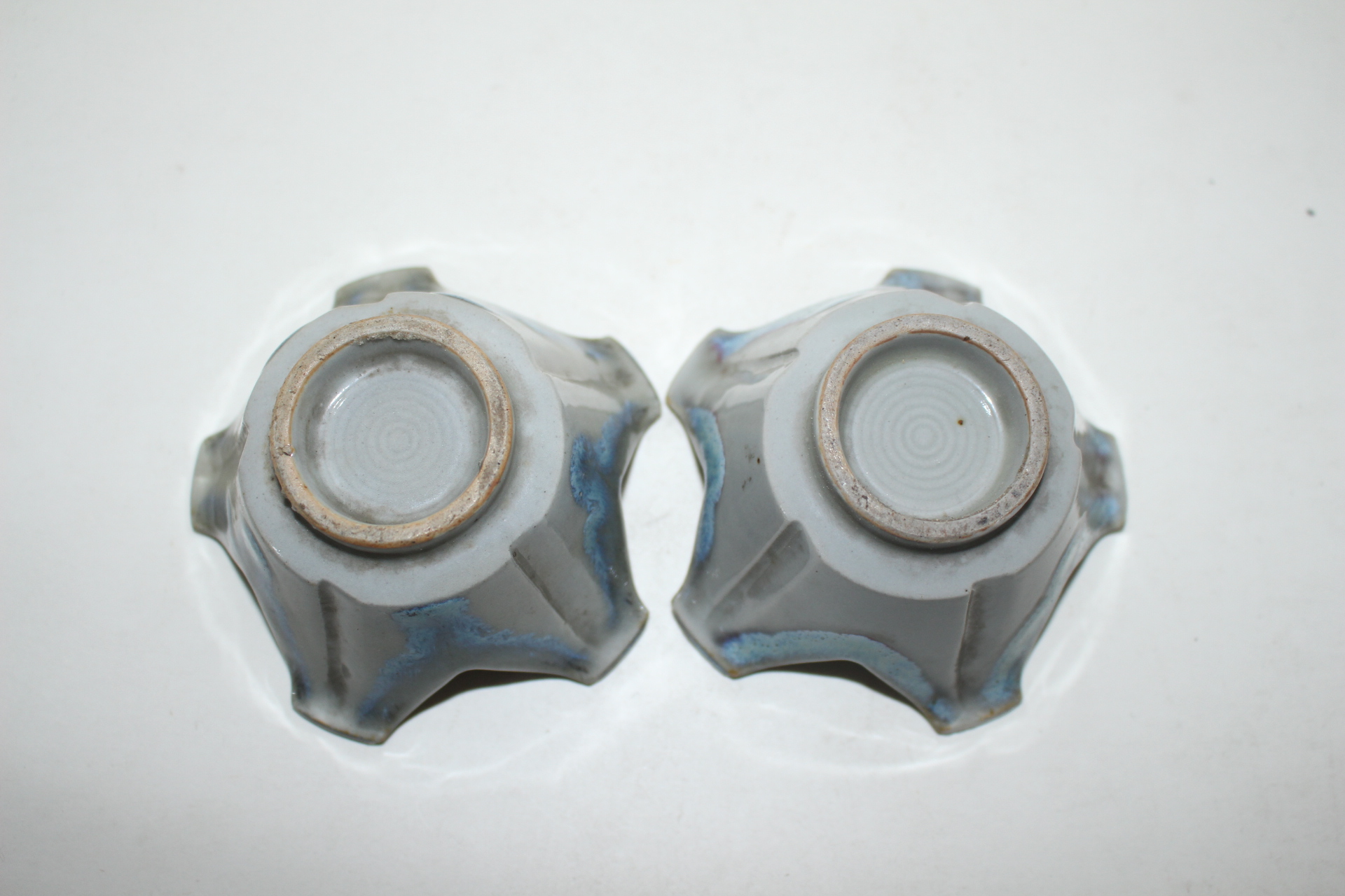 연대가좋은 청자 화형완 2점