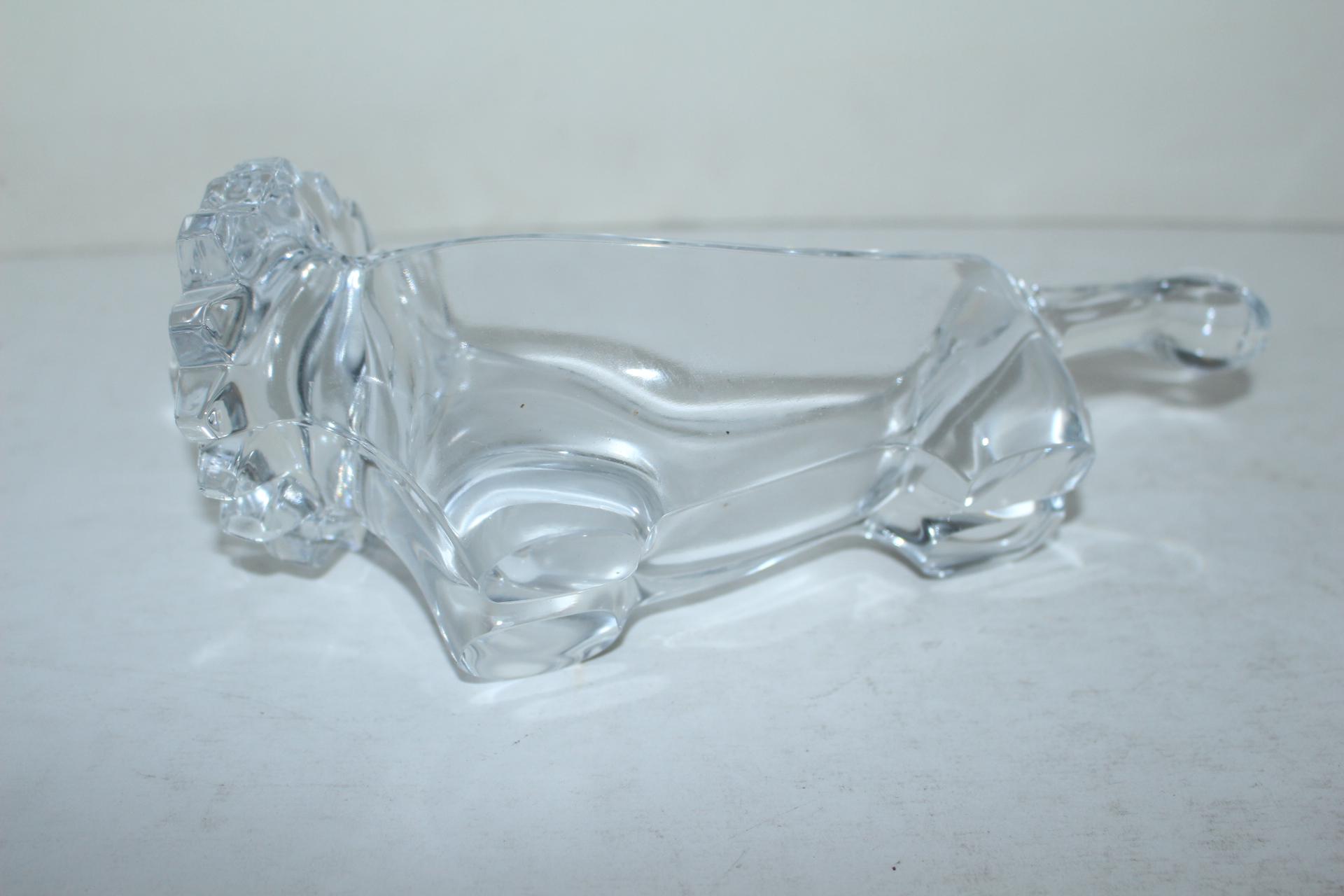 크리스탈 사자모양 조각품