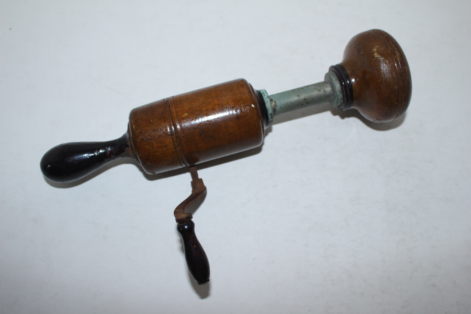 연대가좋고 작동이 잘되는 수동진동 안마기