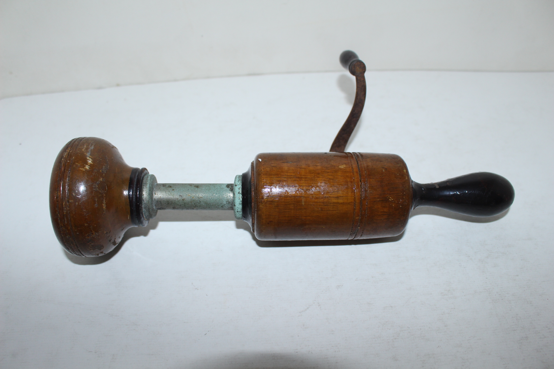 연대가좋고 작동이 잘되는 수동진동 안마기