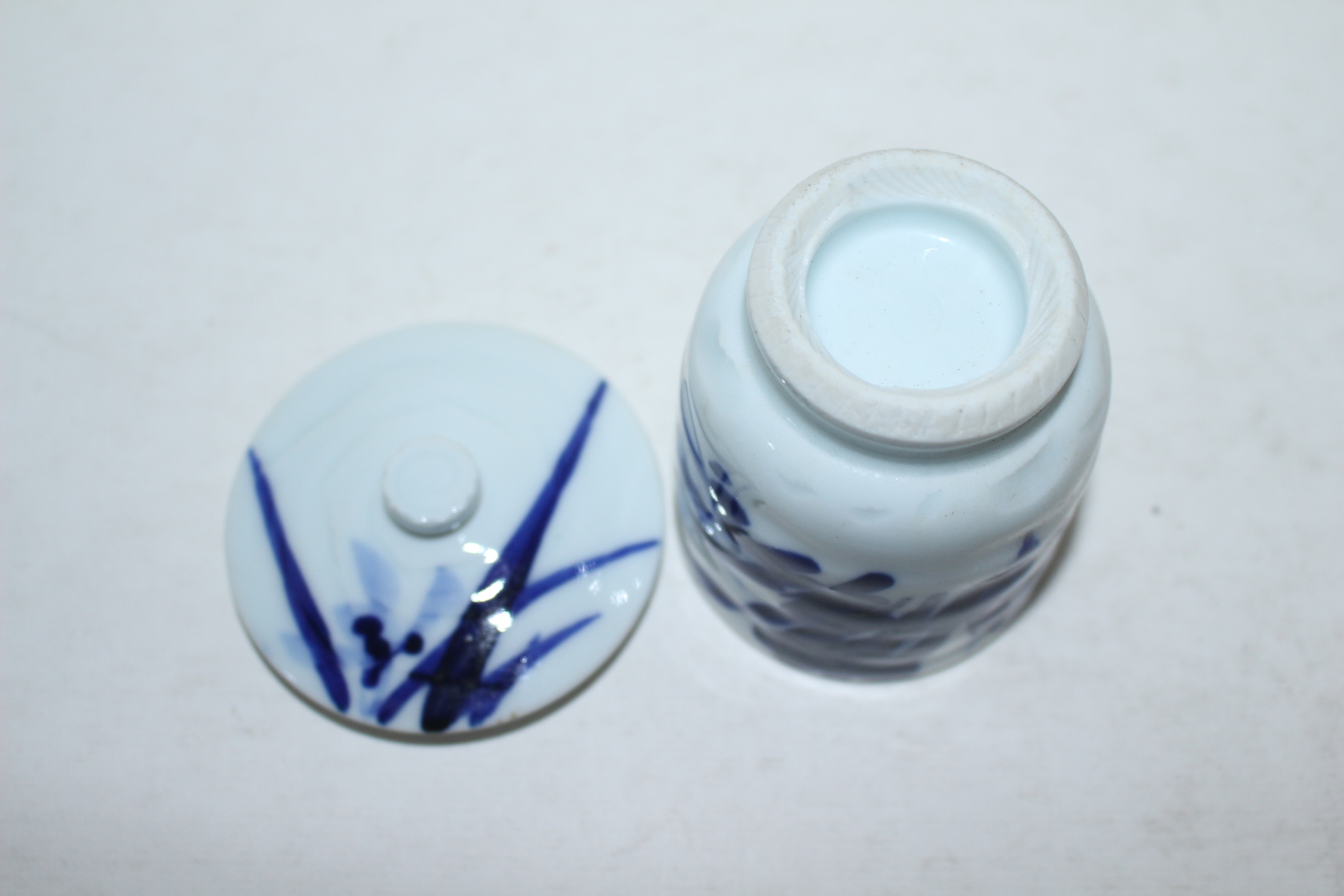 명품-고이마리 청화백자 난초문잔