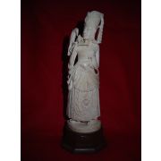 상아로된 여신 조각상