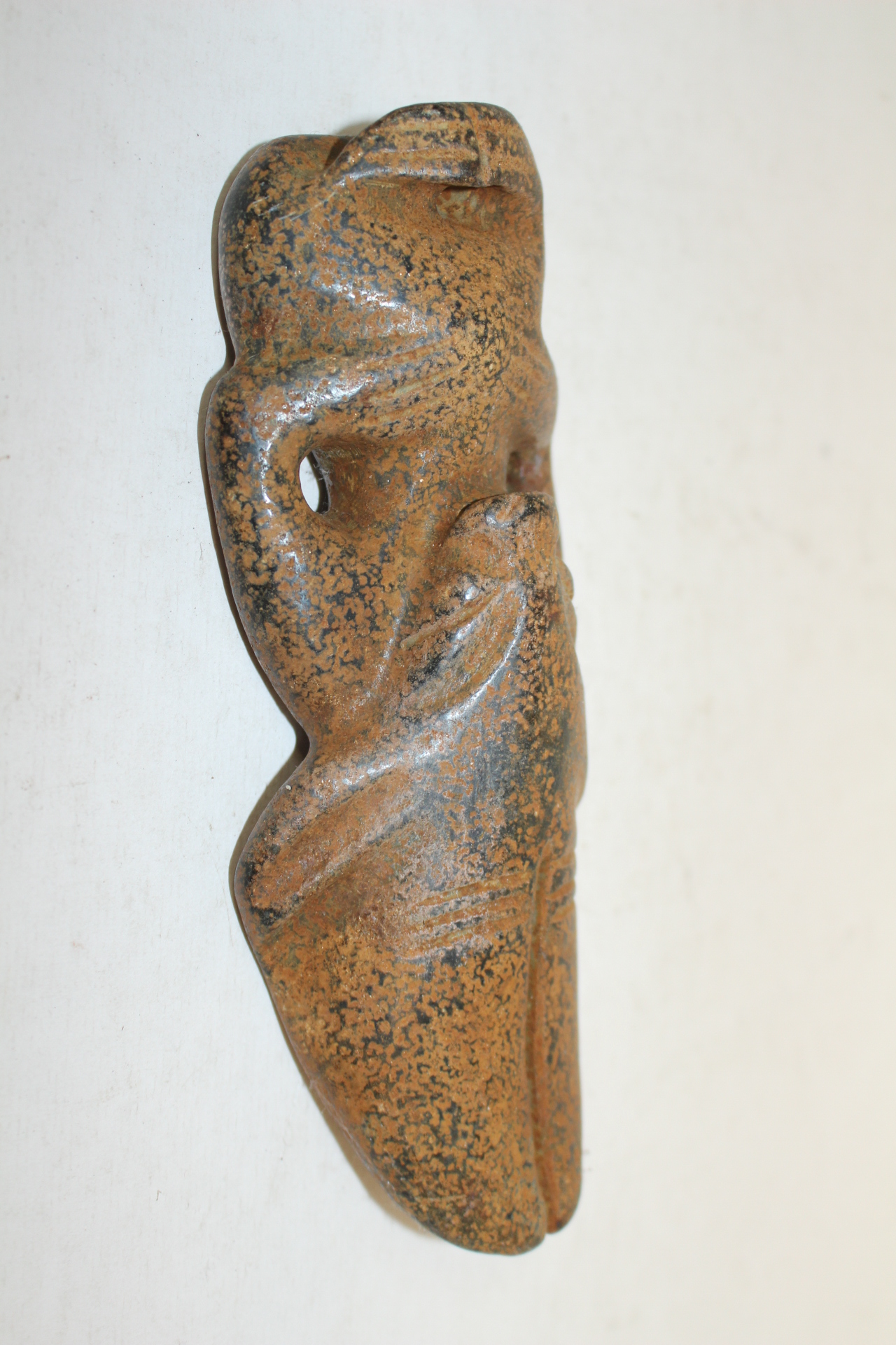 홍산문화-퇴화곤옥돌 귀형 옥조각
