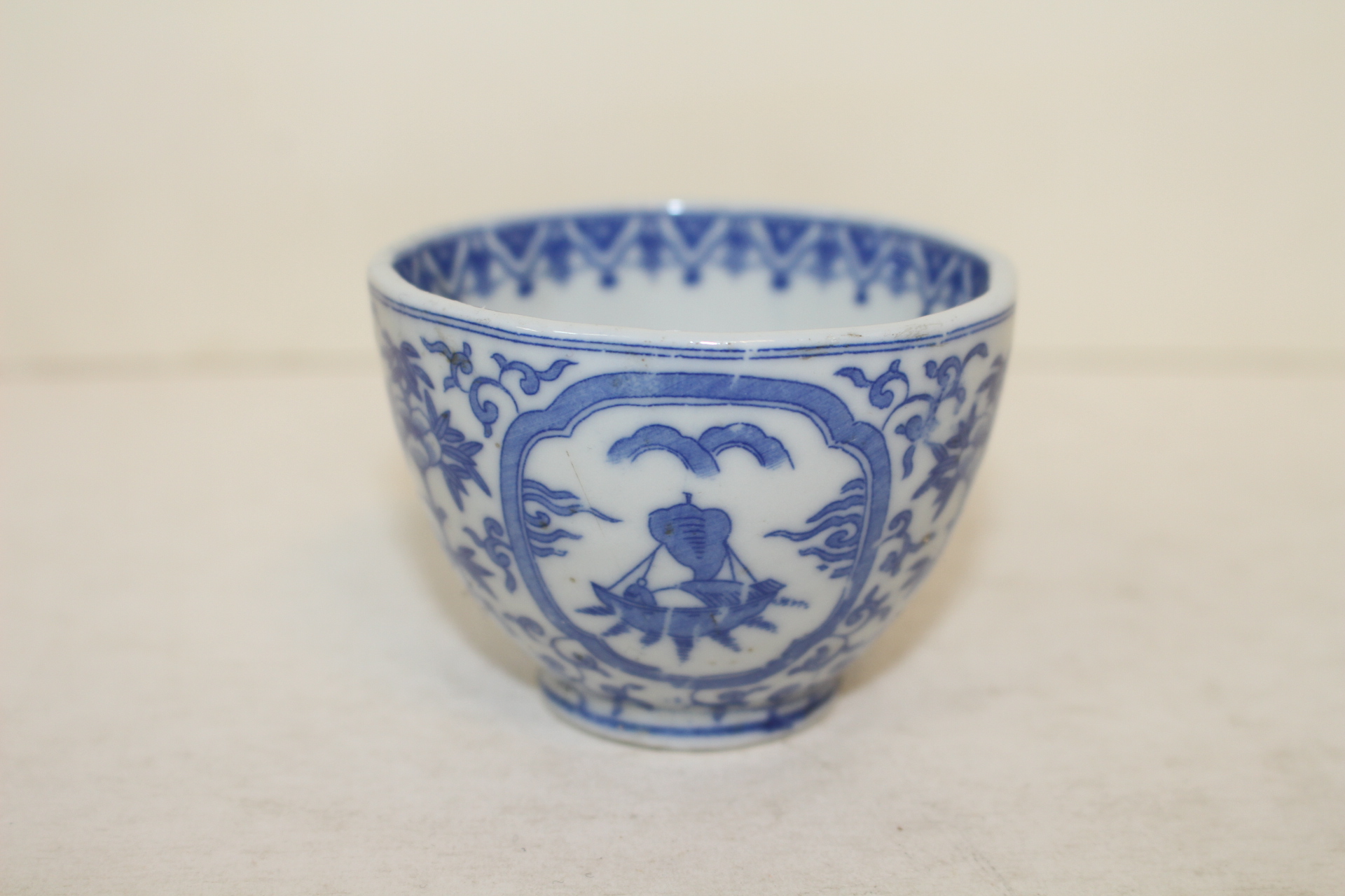 연대가좋은 청화백자화문 화형잔