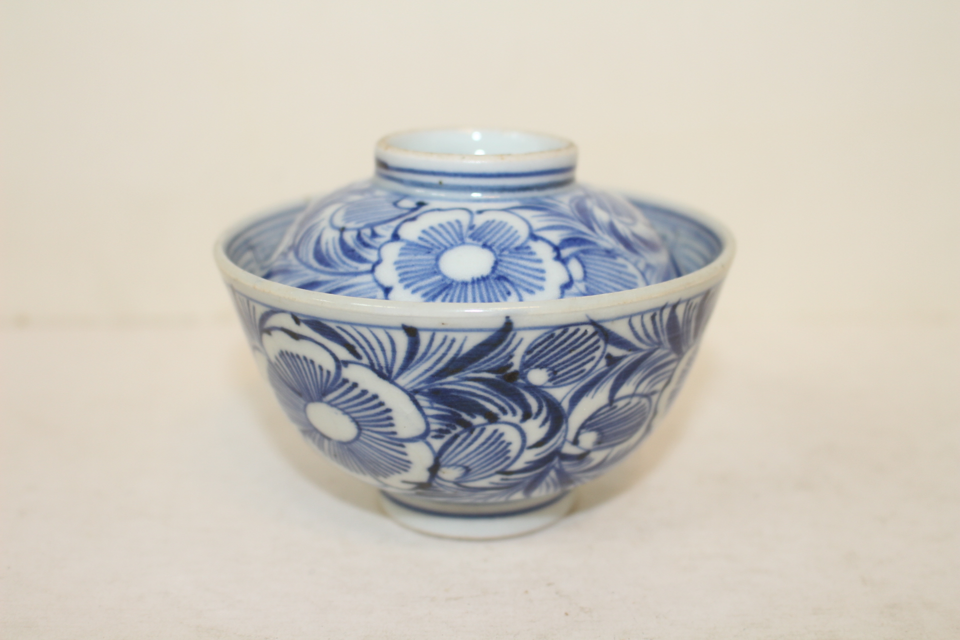 100년이상된 이마리 청화백자화문 개완