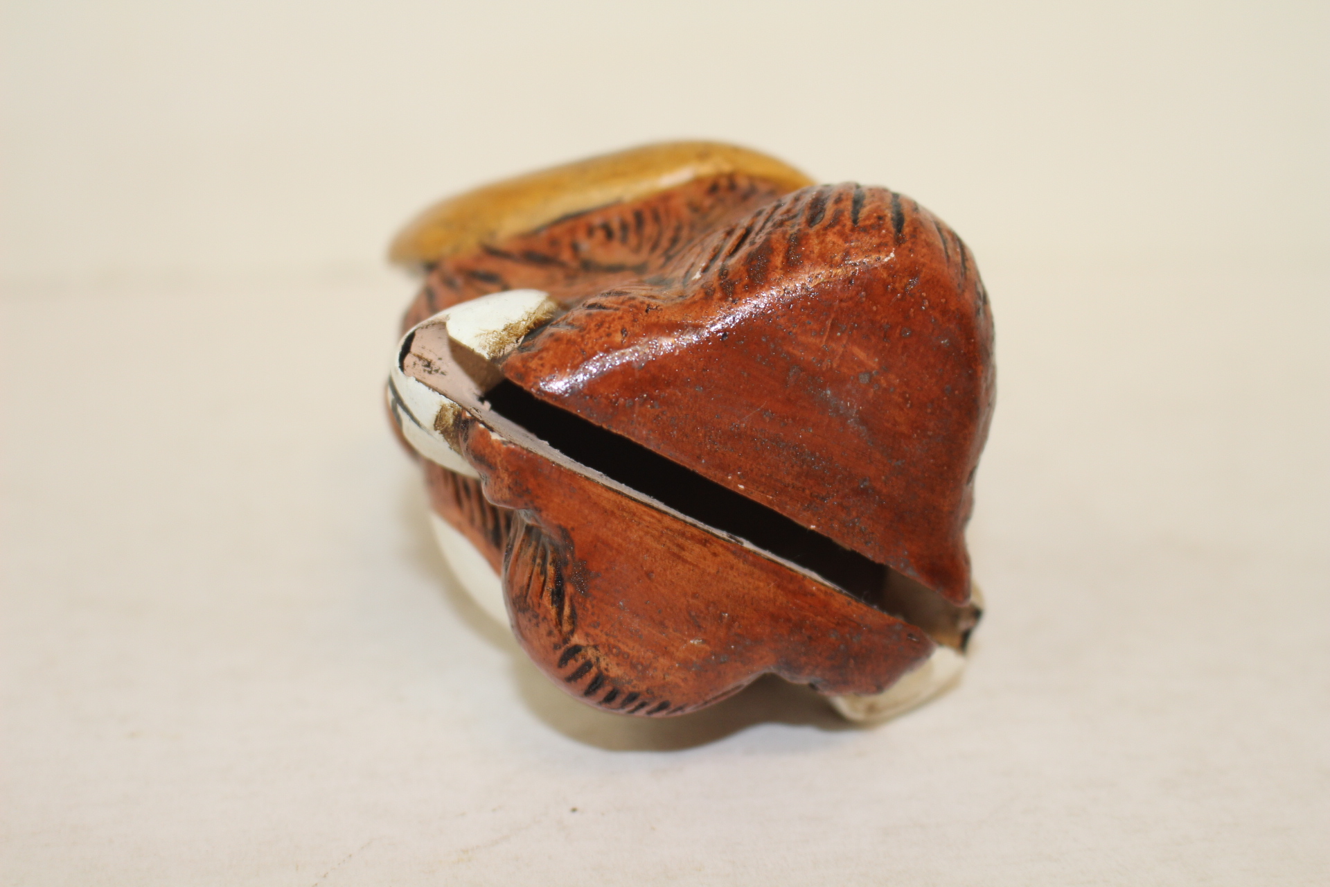 청자도자기 곰 조각 방울