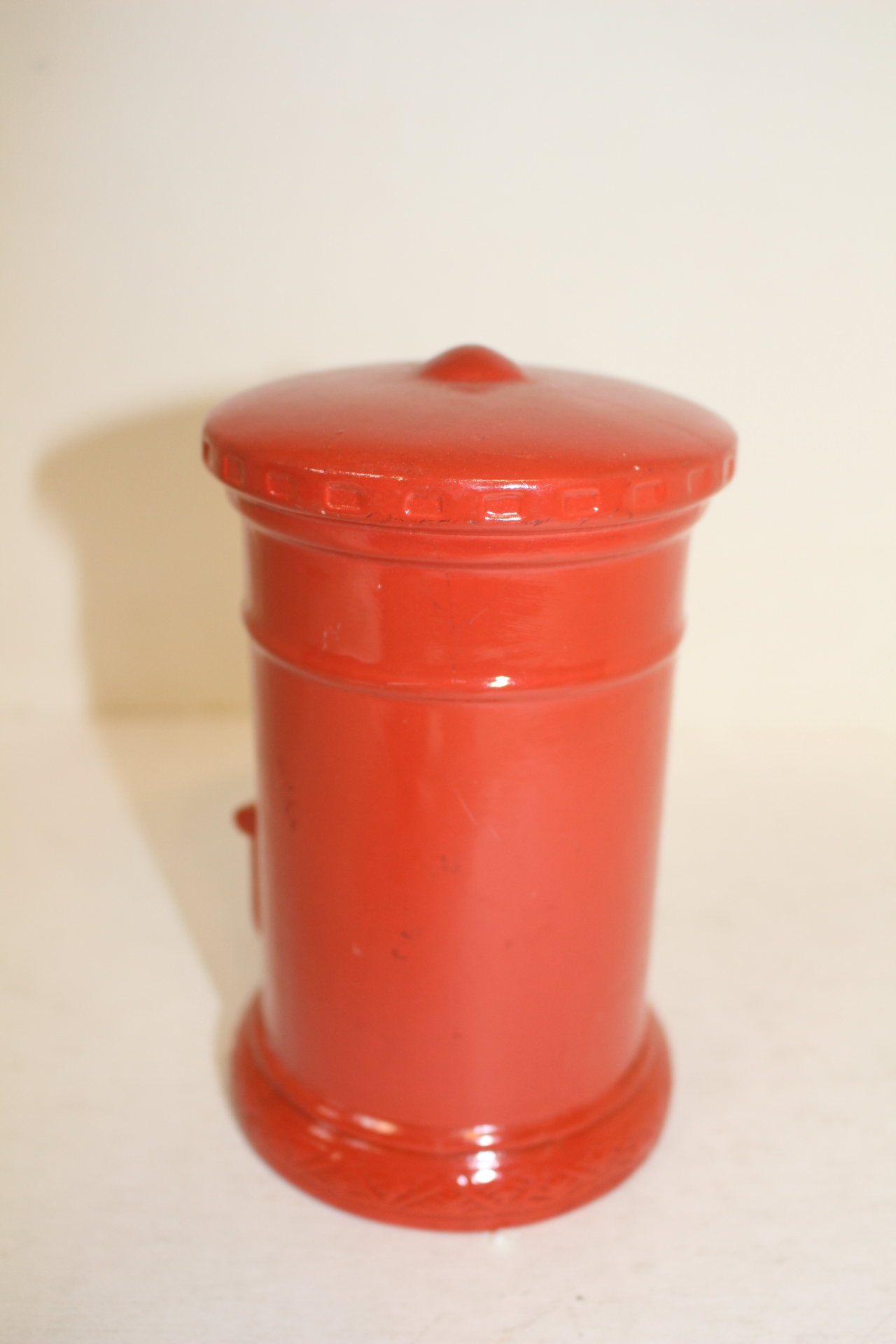 도자기재질의 우체통모양 저금통