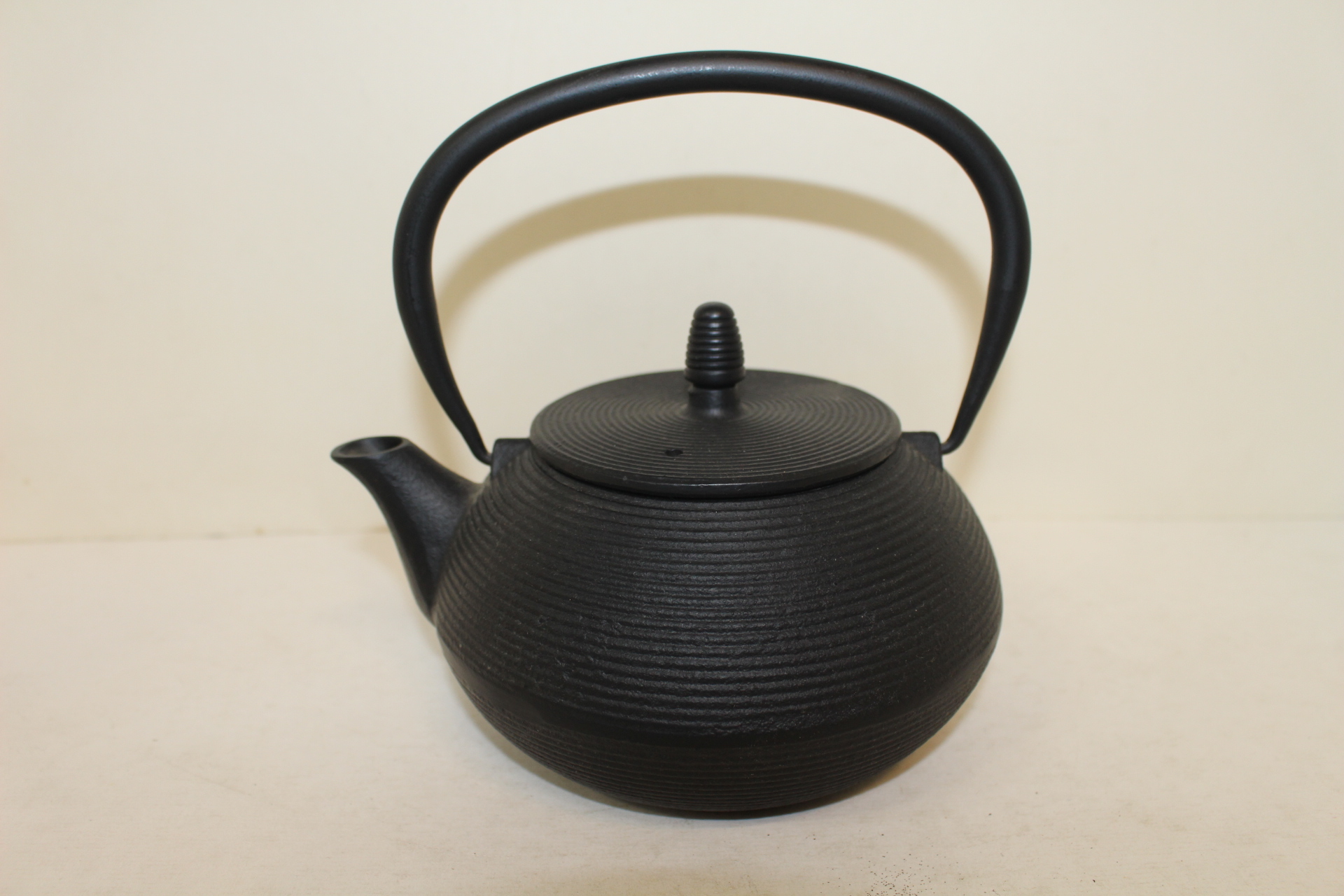 묵직한 무쇠로된 주자