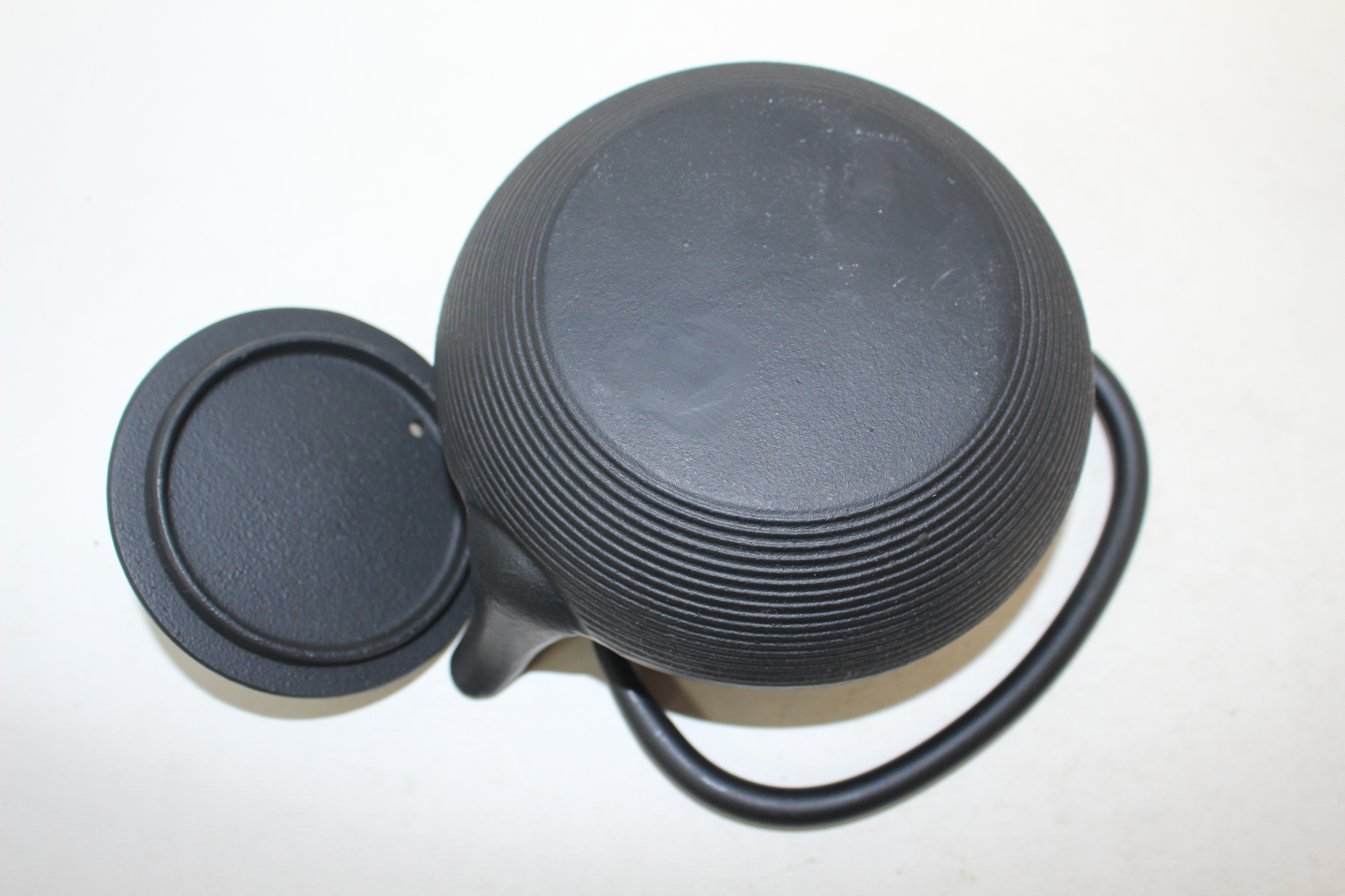 묵직한 무쇠로된 주자