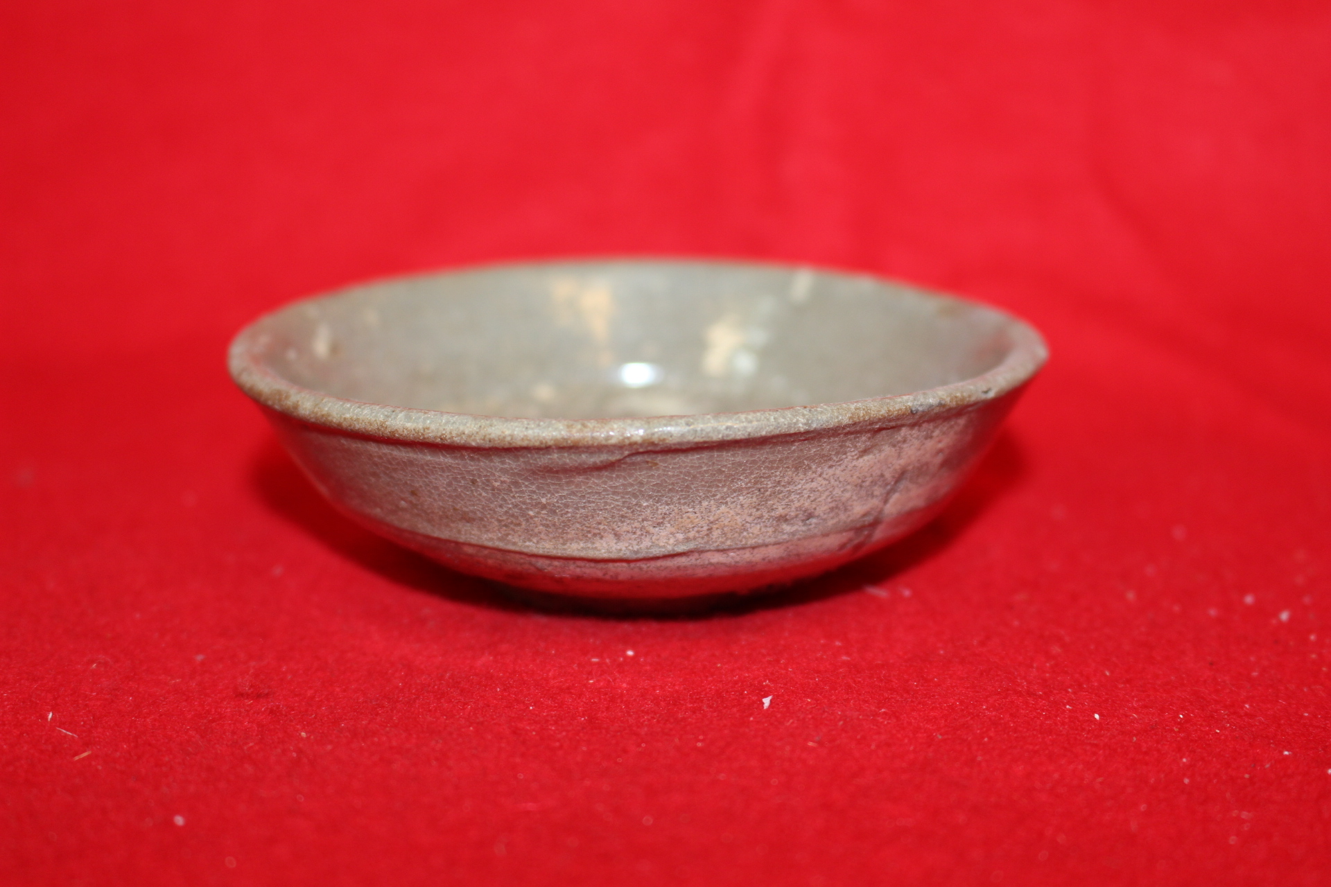 65-고려시대 청자백상감원태양문완