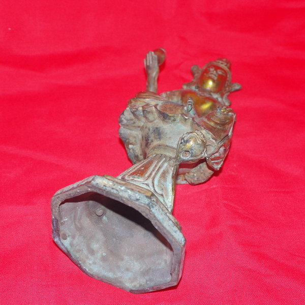 청동으로된 금동관음 좌불상