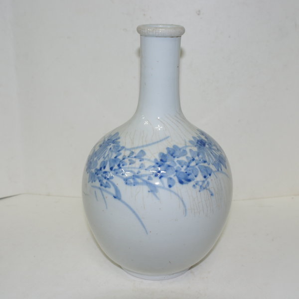 100년이상된 청화백자 화문 주병