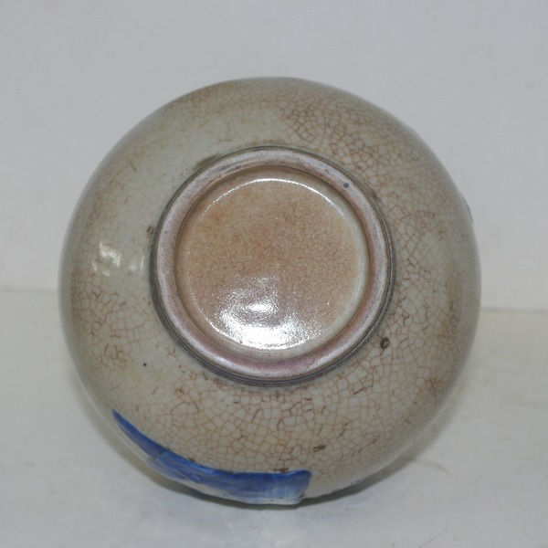 100년이상된 청화백자 화문 주병