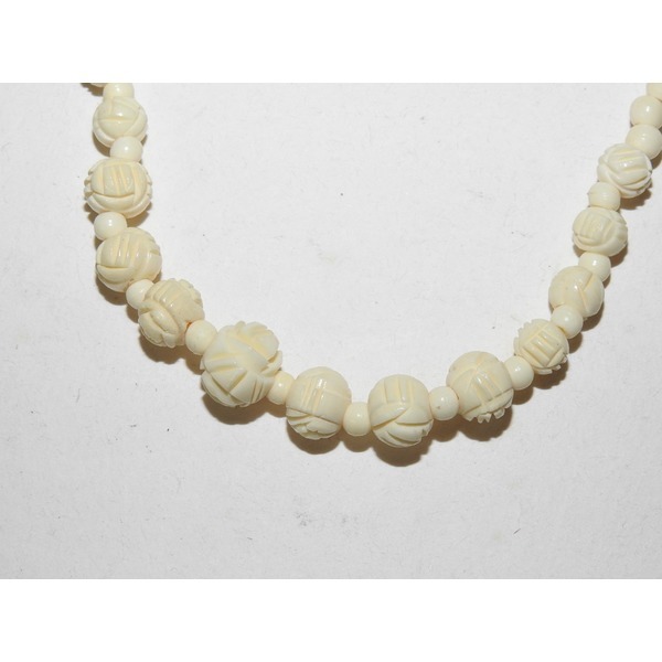 상아 목걸이