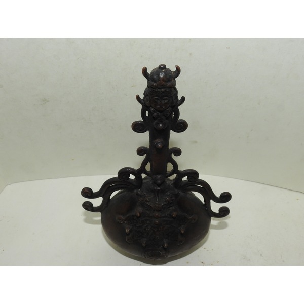 묵직한 청동으로된 귀면 종