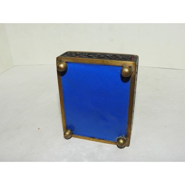 골동-청동에 양각산수문이 조각된 합