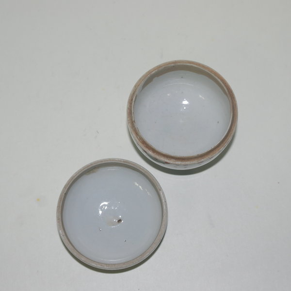 고이마리 청화백자진사금채화문 향합