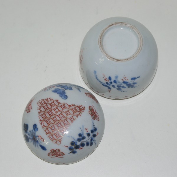 고이마리 청화백자진사금채화문 향합