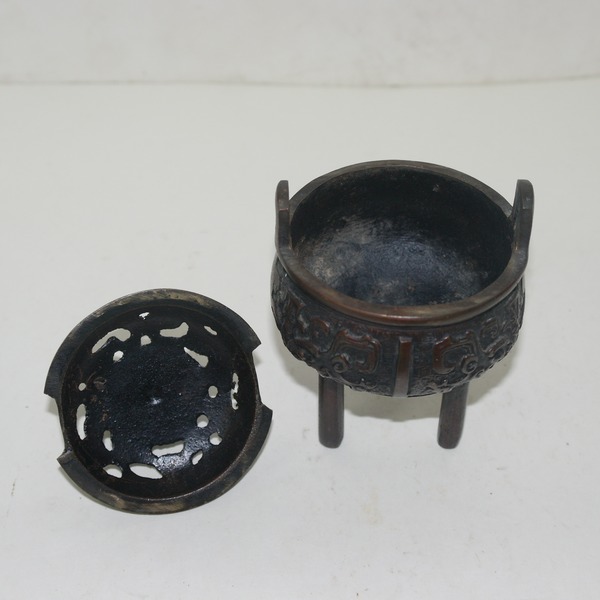 연대가 좋은 청동으로된 해태용향로