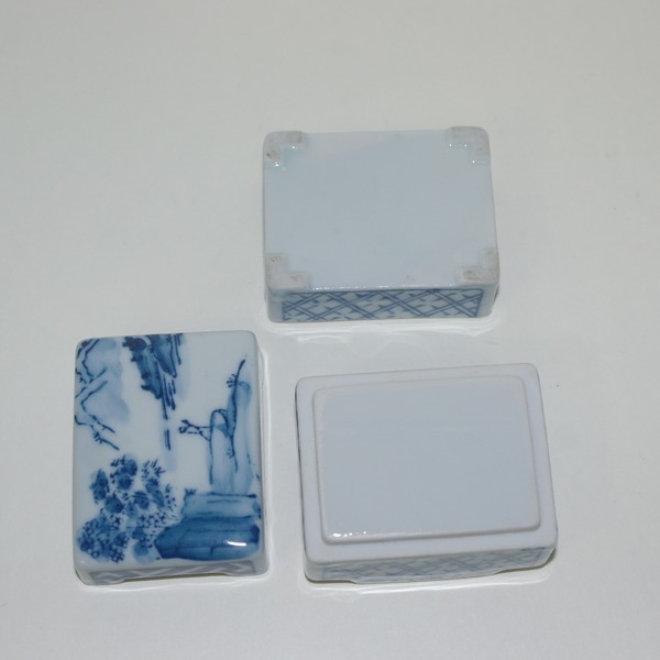 이마리 청화백자 산수문 이단향합