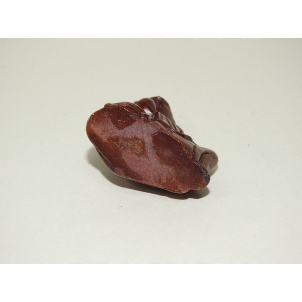 옥돌재질의 돌로된 신선조각상