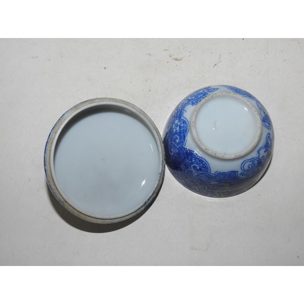 100년이상된 청화백자화문 합