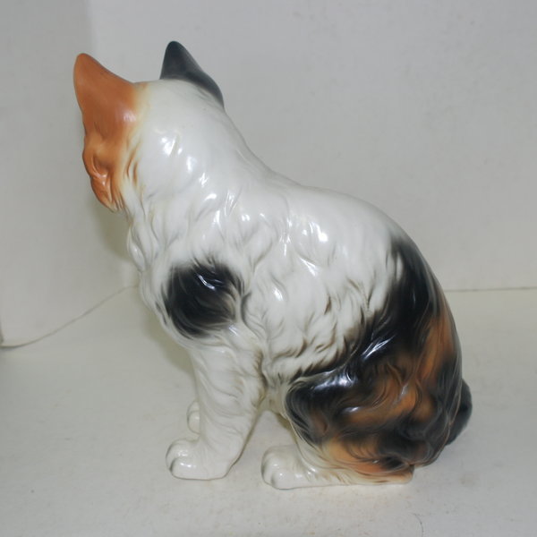 사실적인 고양이 조각상