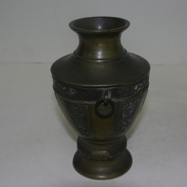 연대가좋은 청동으로된 이귀 화병