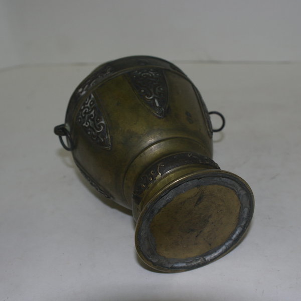 연대가좋은 청동으로된 이귀 화병