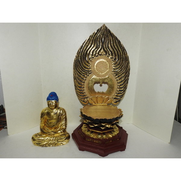 골동-나무에 순금채된 좌불상