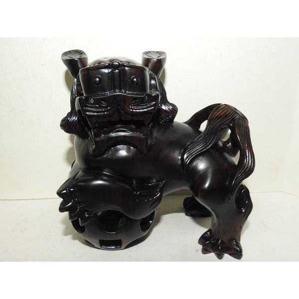 화류목나무로 조각된 해태상 2점1쌍