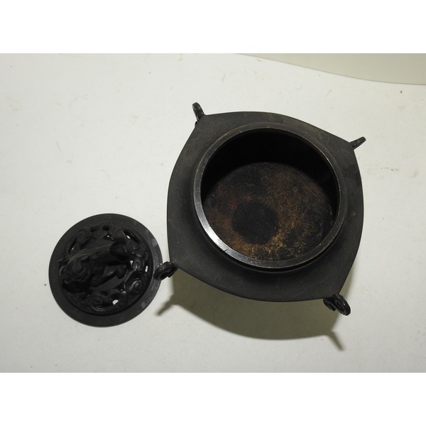 골동-묵직한 청동에 해태용 사족 향로