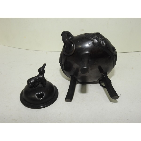 골동-묵직한 청동으로된 삼족해태용향로