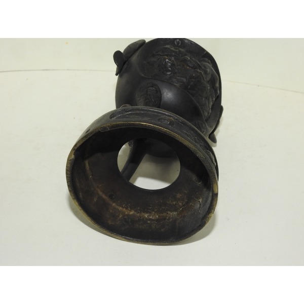 골동-묵직한 청동으로된 삼족향로