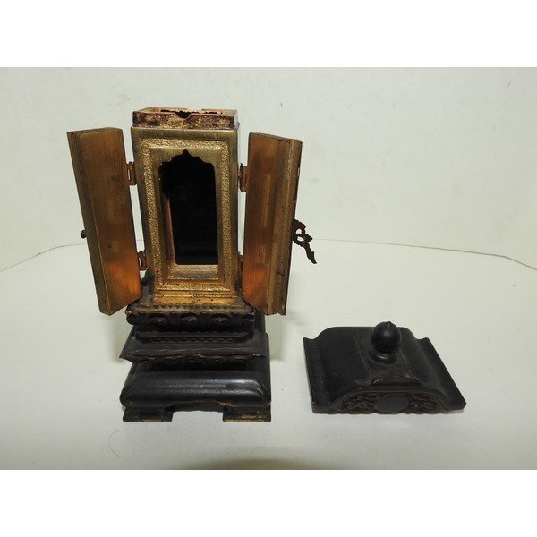 골동-나무에 금채된 위패