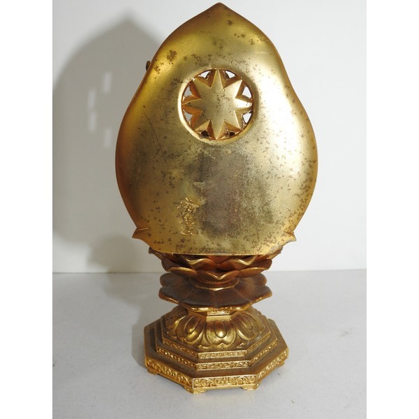 청동에 금채된 부처님 좌불상