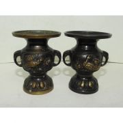 묵직한 청동으로된 양각조화문 화병2점셋트