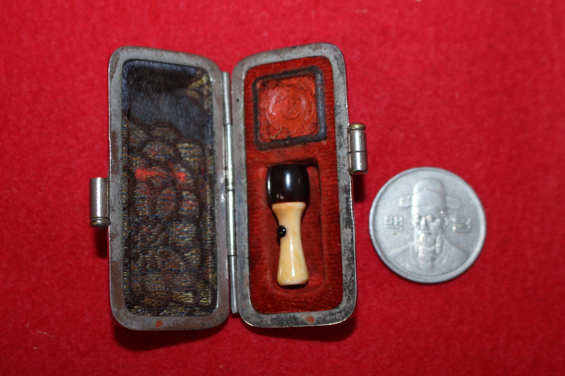 아주정교한 초소형크기의 상아로된 도장