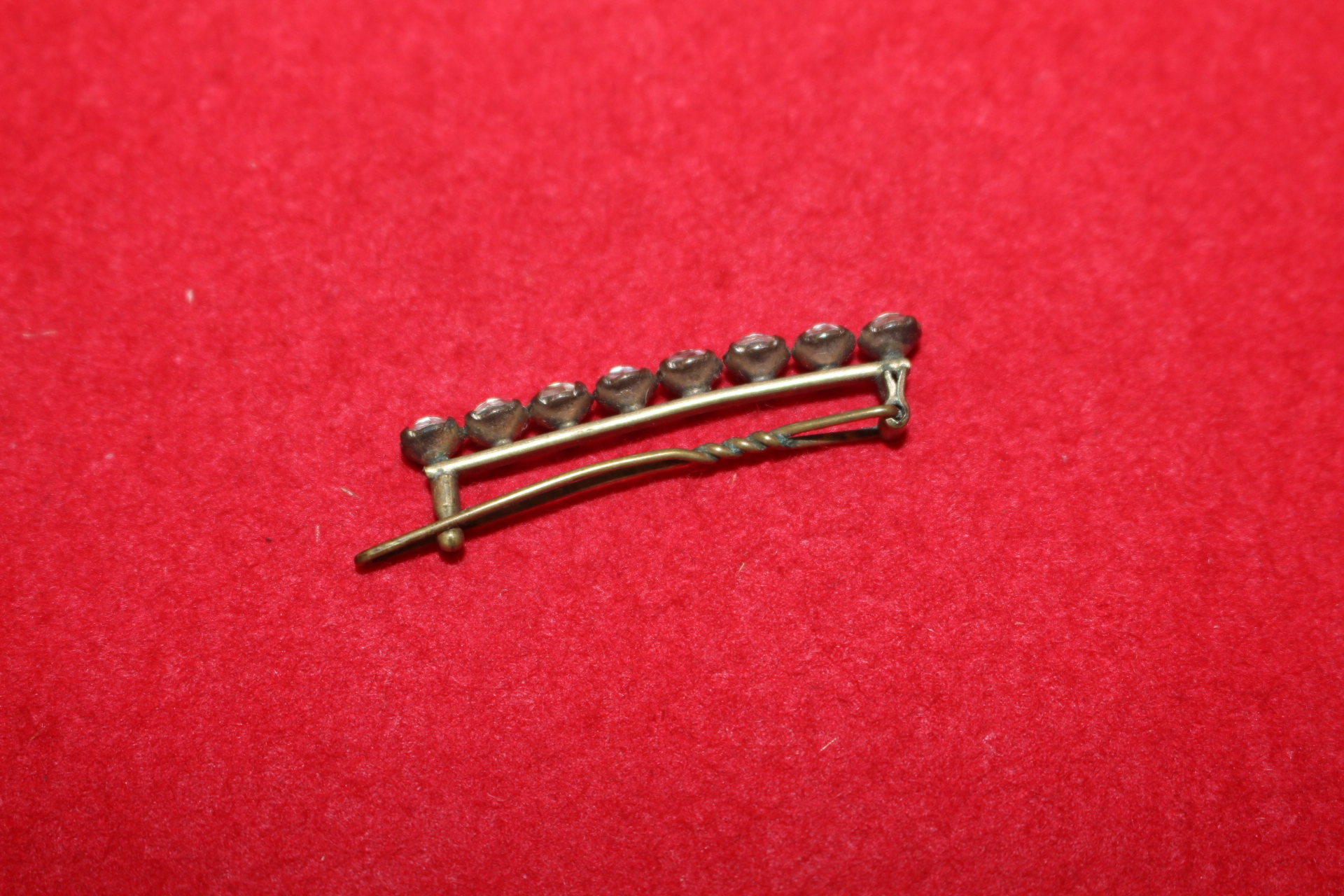 보석이 장식된 머리핀