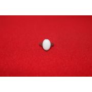 순은에 보석이 장식된 반지