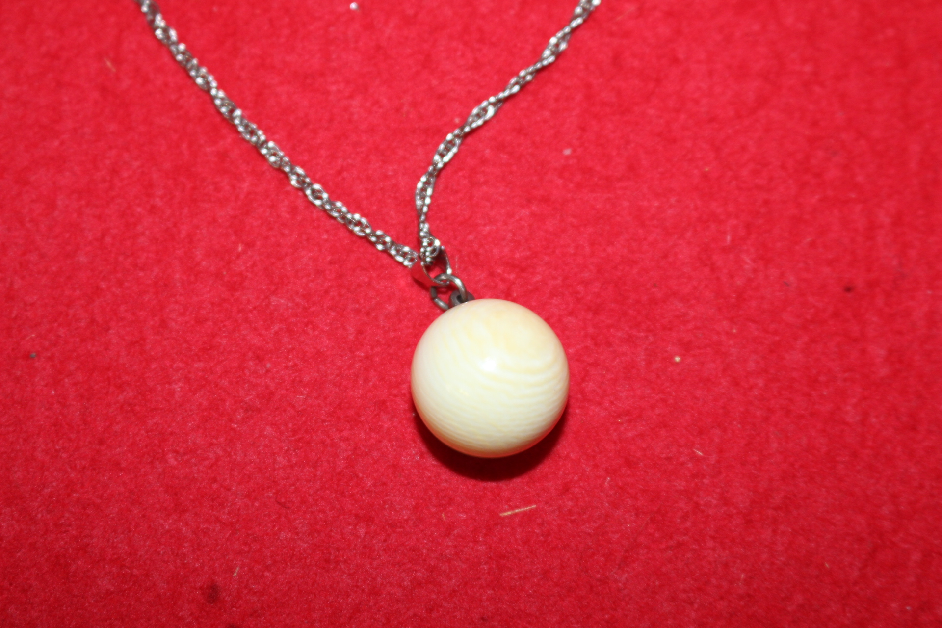 진품 상아추가 장식된 목걸이