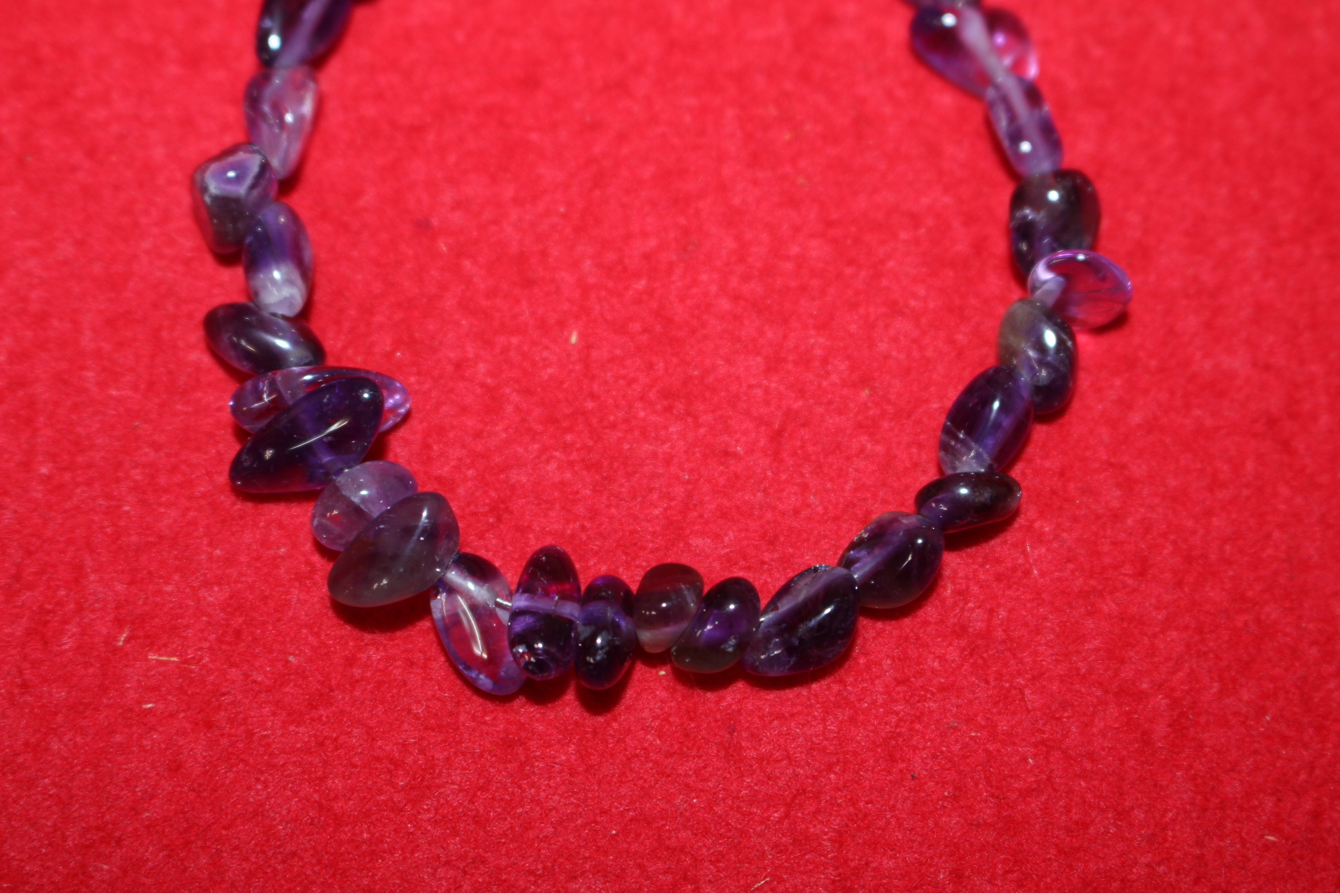 자수정 보석으로된 팔찌