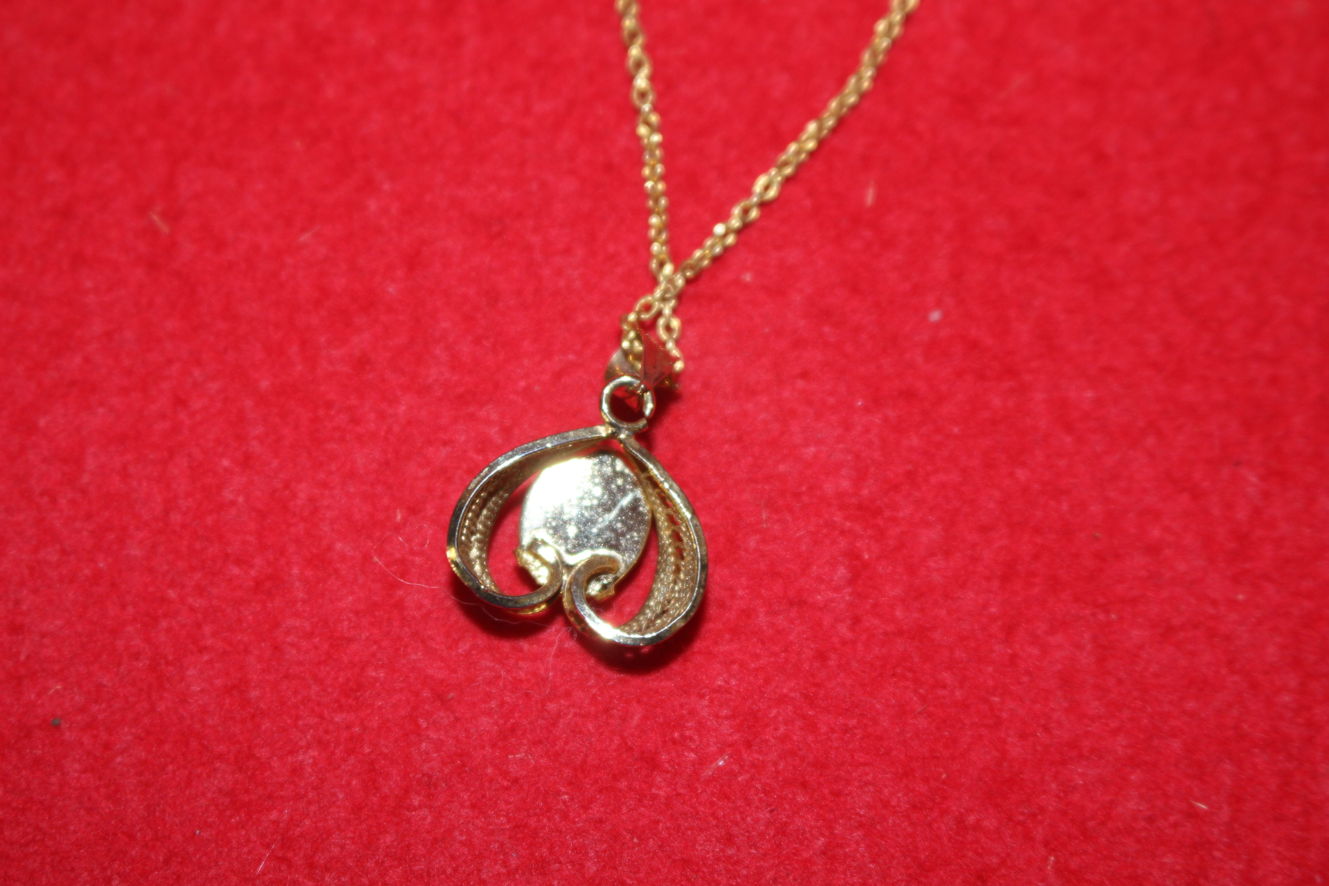 비취청옥이 장식된 목걸이