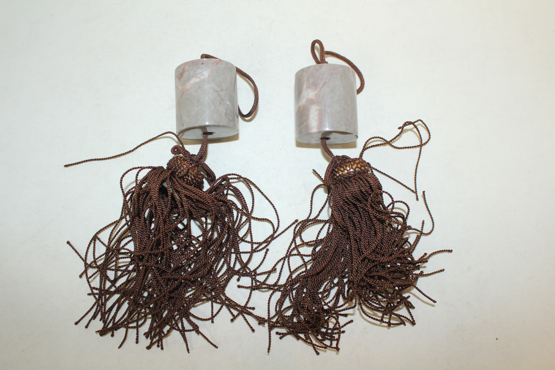 무뉘옥돌로된 추(풍진) 쌍